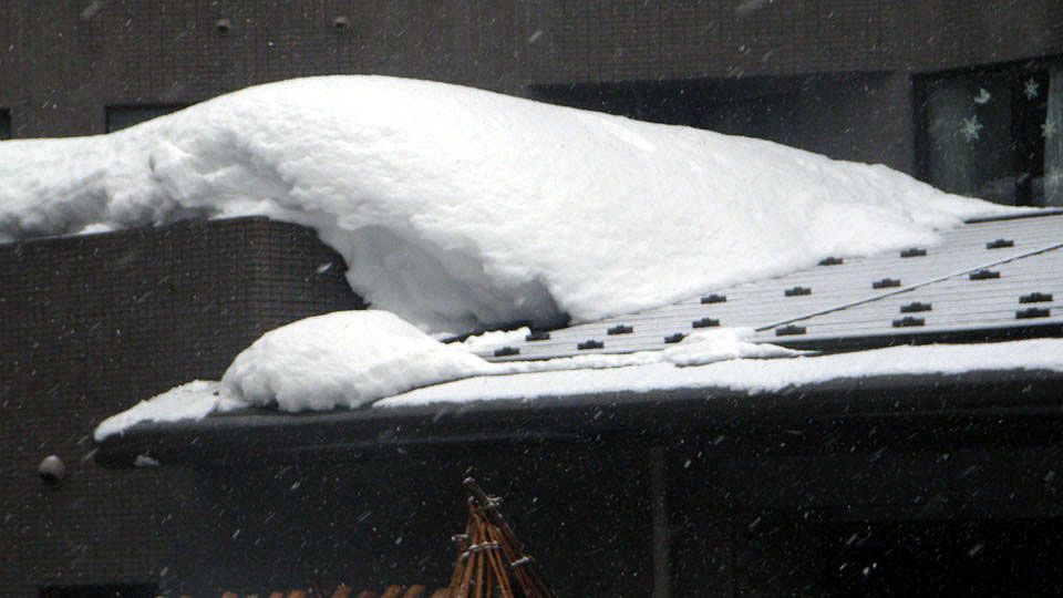 リゾートマンションの屋根融雪