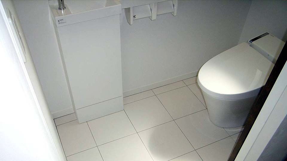 電気式床暖房システム「ゆか暖らん」を施工したトイレ
