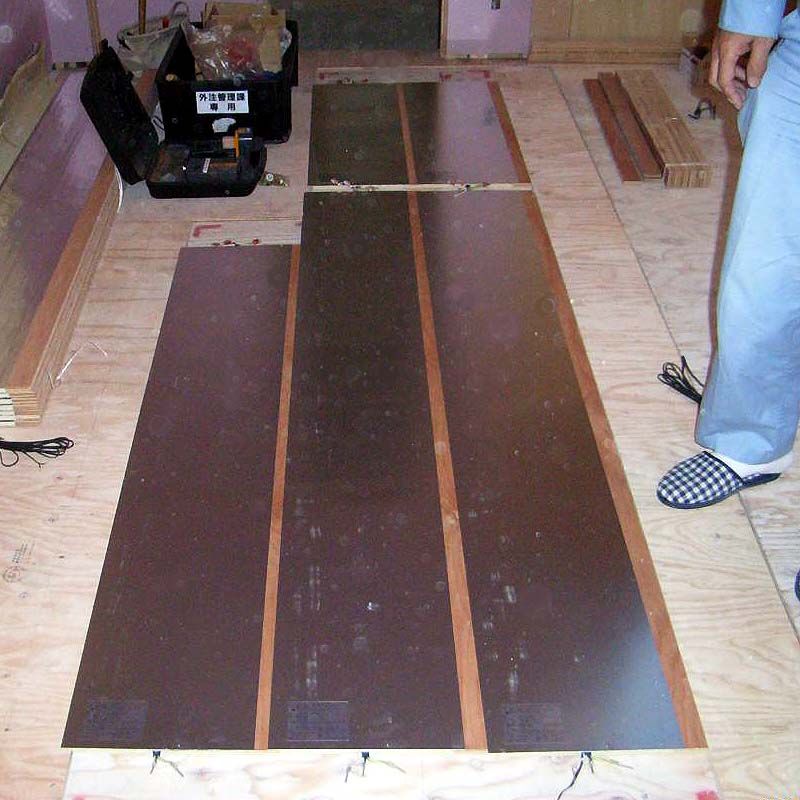 キッチンの電気式床暖房システム「ゆか暖らん」施工工事