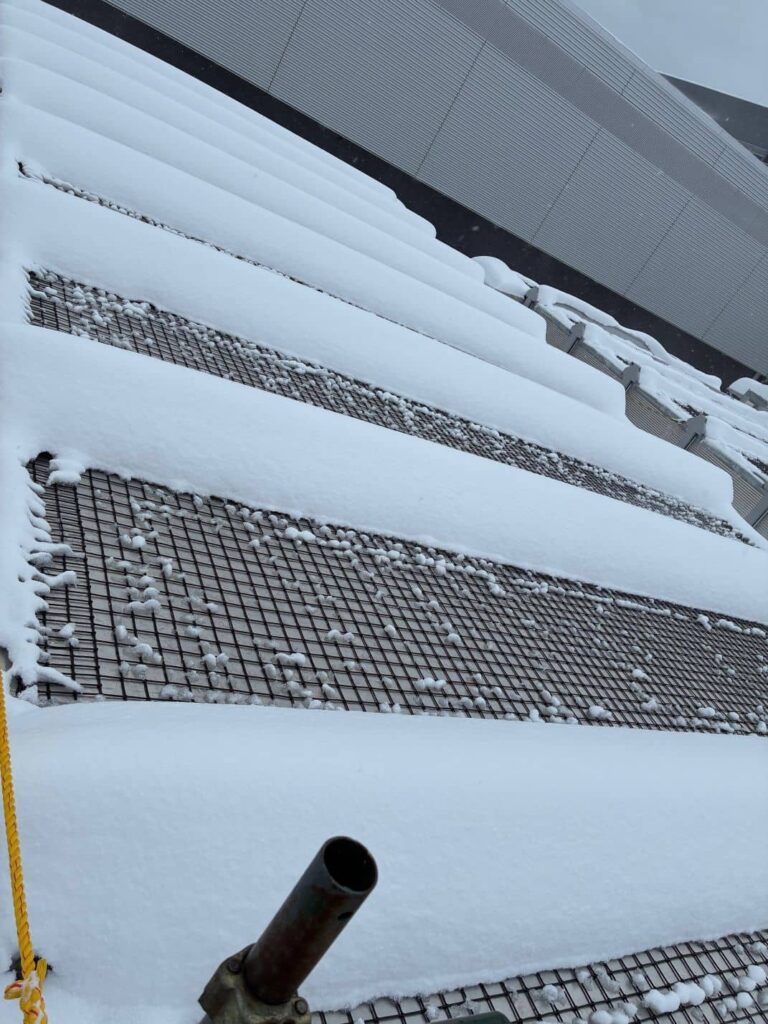 倉庫の屋根を融雪1